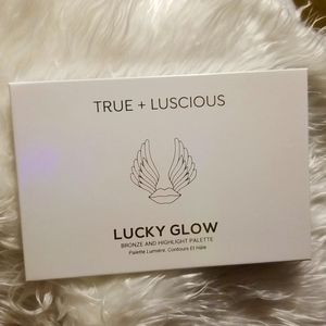 *** NIB*** True & Luscious lucky glow bronze & highlight palette.